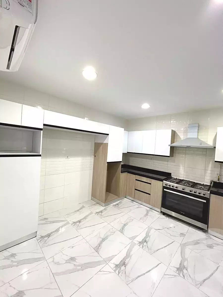 https://aqarmap.com.eg/en/listing/7045031-for-rent-cairo-new-cairo-compounds-lakeview-residence