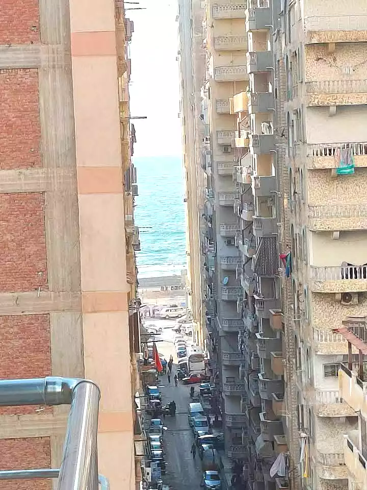 https://aqarmap.com.eg/ar/listing/7045312-for-sale-alexandria-miami-khld-bn-lwlyd