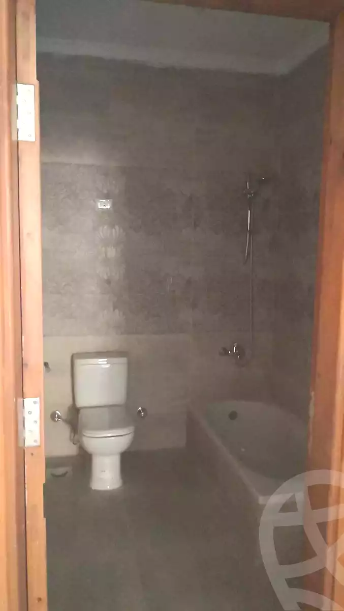 https://aqarmap.com.eg/ar/listing/7045522-for-rent-cairo-new-cairo-south-investors-gamal-abdel-nasser-st