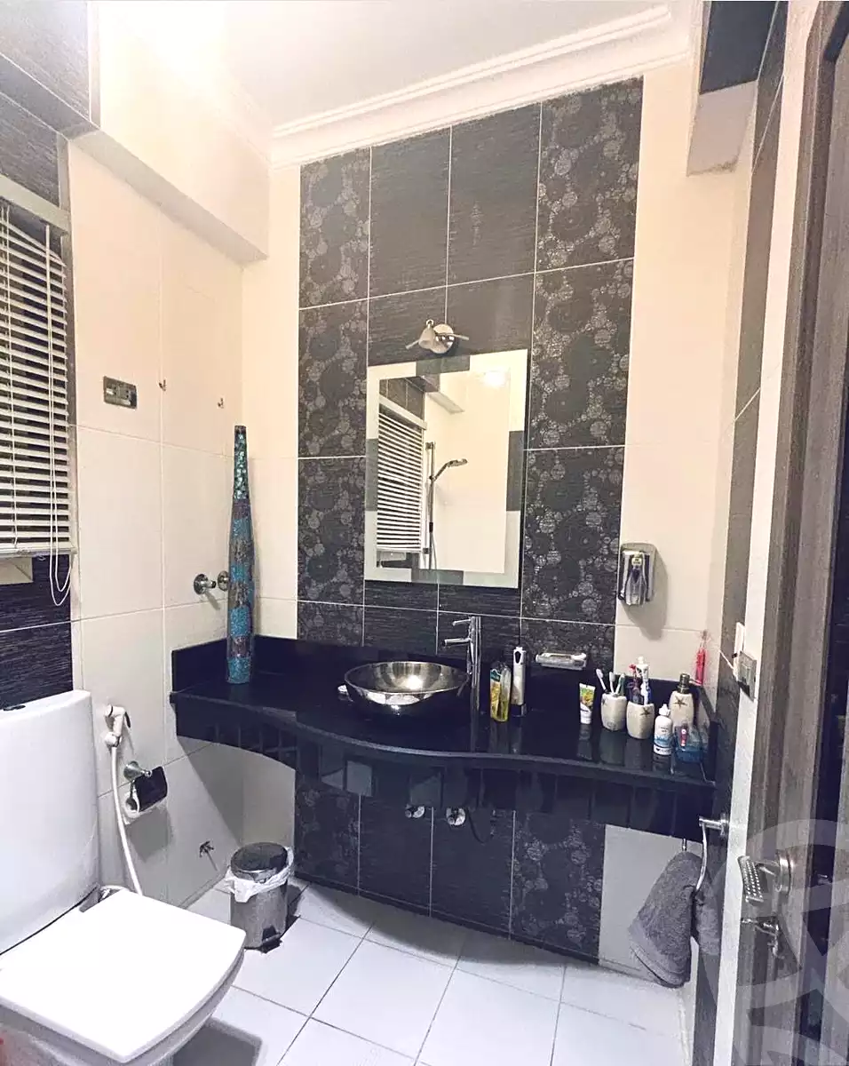 https://aqarmap.com.eg/ar/listing/7045928-for-sale-cairo-el-sheikh-zayed-city-el-hay-elasher-street-100