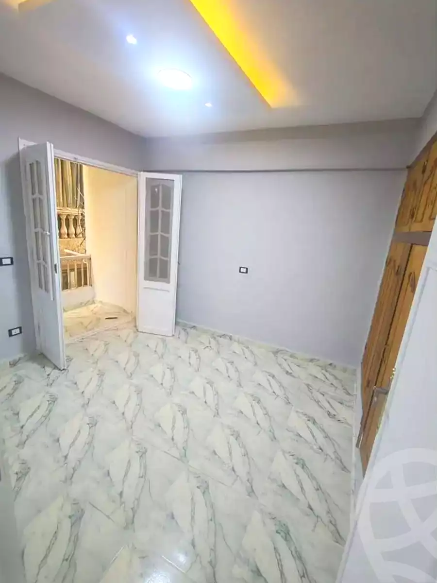 https://aqarmap.com.eg/ar/listing/7046407-for-sale-alexandria-al-agamy-el-hanouvel-el-shaheed-ahmed-hamdy-st
