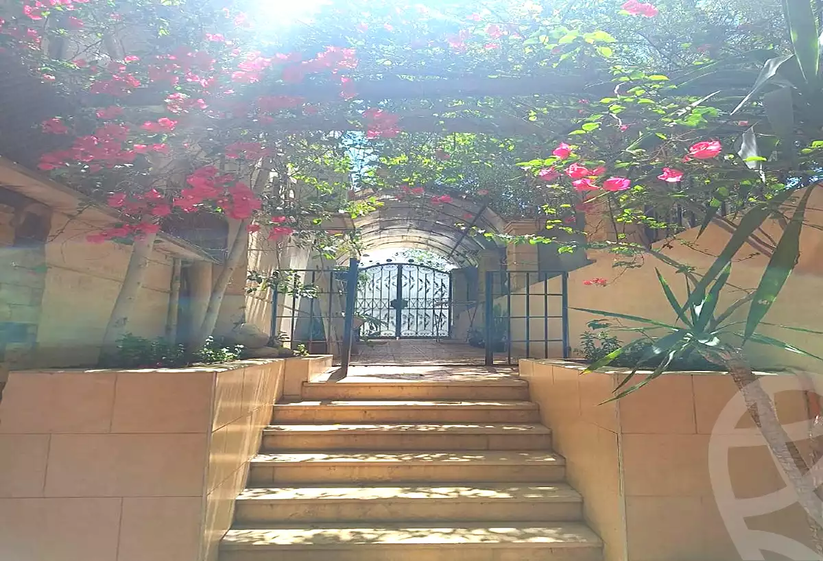 https://aqarmap.com.eg/en/listing/7047349-for-sale-cairo-new-cairo-compounds-mirage-city