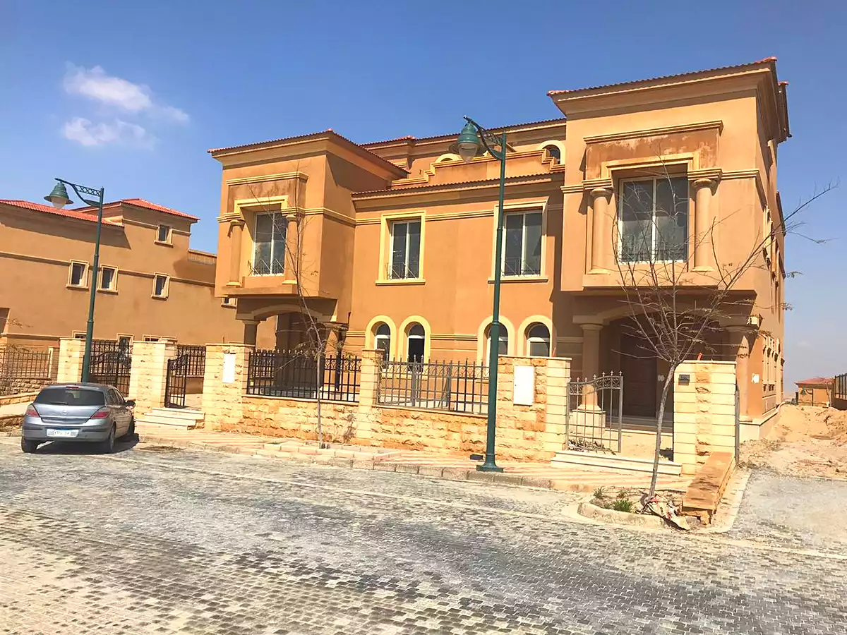 توين هاوس بـ٦ غرف نوم في رويال ميدوز الشيخ زايد، صورة ٩ من ٢٢