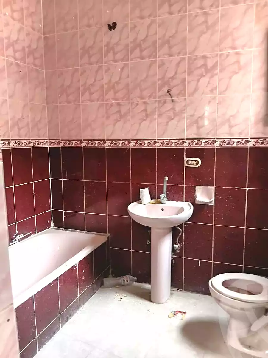 https://aqarmap.com.eg/ar/listing/7048149-for-sale-alexandria-al-agamy-lbytsh-el-hay-st