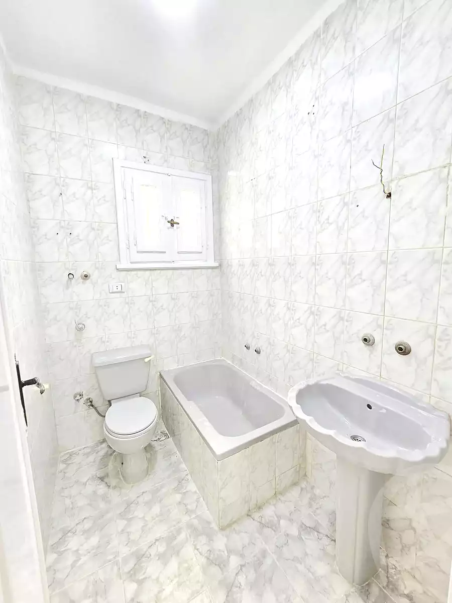 https://aqarmap.com.eg/en/listing/7048652-for-sale-alexandria-al-agamy-shataa-el-nakheel