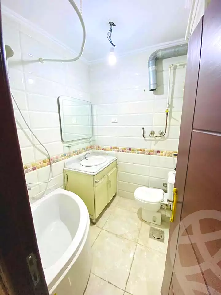 https://aqarmap.com.eg/ar/listing/7049534-for-sale-alexandria-el-mandara-alex-el-mandara-bahri-sidi-kamal-st