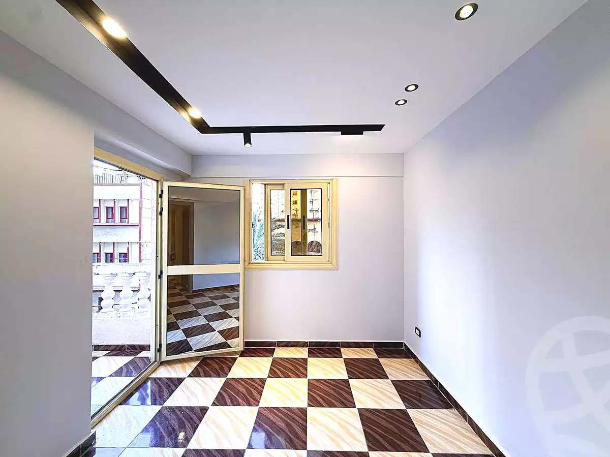 https://aqarmap.com.eg/ar/listing/7050240-for-sale-alexandria-sydy-bshr-sydy-bshr-bhry-shr-khld-bn-lwlyd