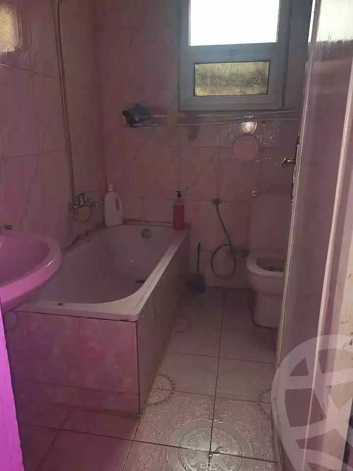 https://aqarmap.com.eg/ar/listing/7050625-for-sale-cairo-faisal-kafr-tohormos-queen-nazli-st