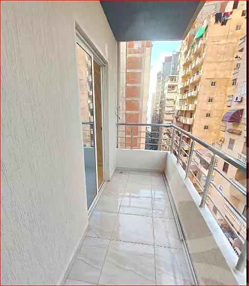 https://aqarmap.com.eg/ar/listing/7050699-for-sale-alexandria-sydy-bshr-sydy-bshr-bhry-shr-khld-bn-lwlyd