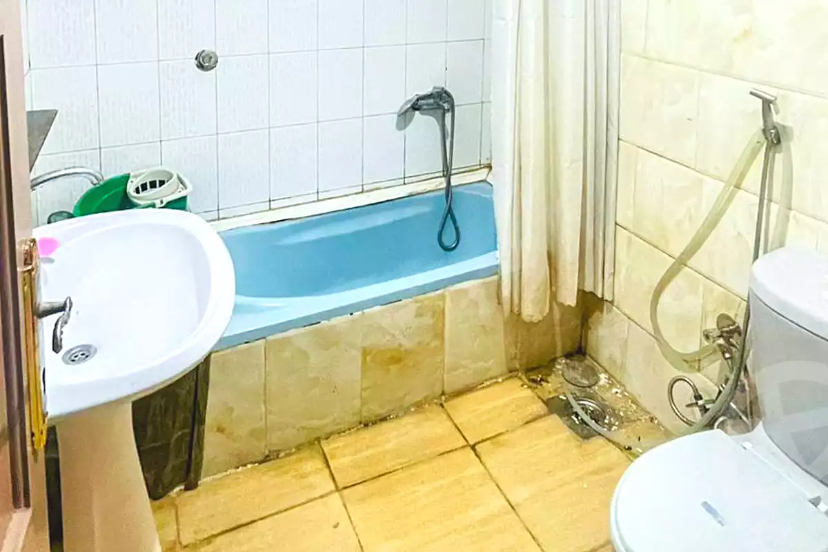 https://aqarmap.com.eg/en/listing/7051884-for-sale-alexandria-sporting-el-geish-road