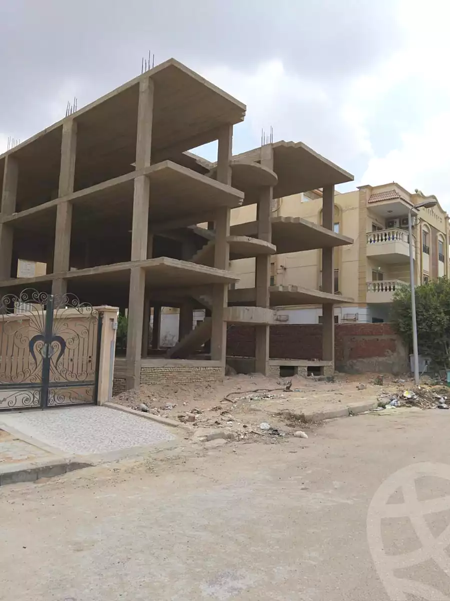 https://aqarmap.com.eg/ar/listing/7052447-for-sale-cairo-new-cairo-ganob-el-akadamiya-south-academy-a-zaid-ebn-haretha-st