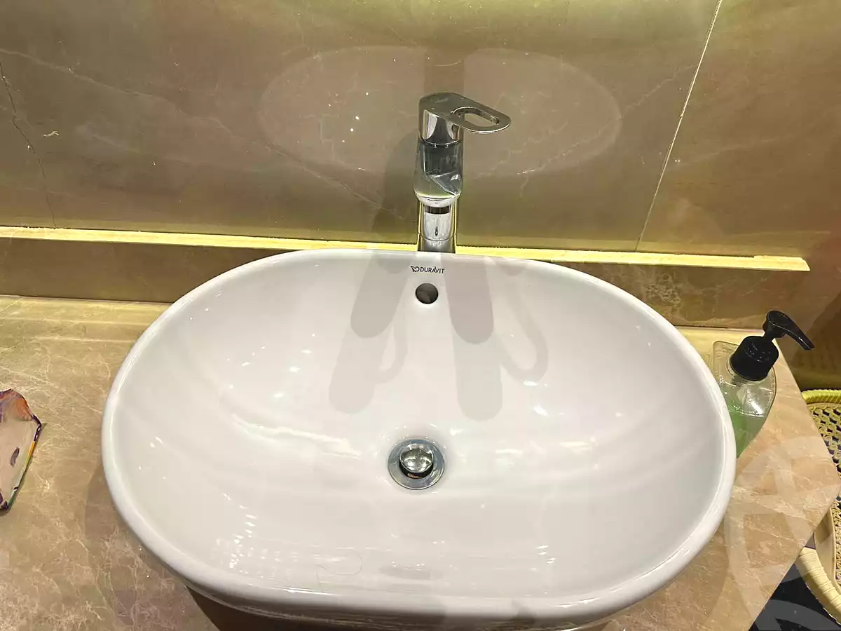 https://aqarmap.com.eg/ar/listing/7052552-for-rent-cairo-new-cairo-south-investors-mohammed-nagib-axis-st
