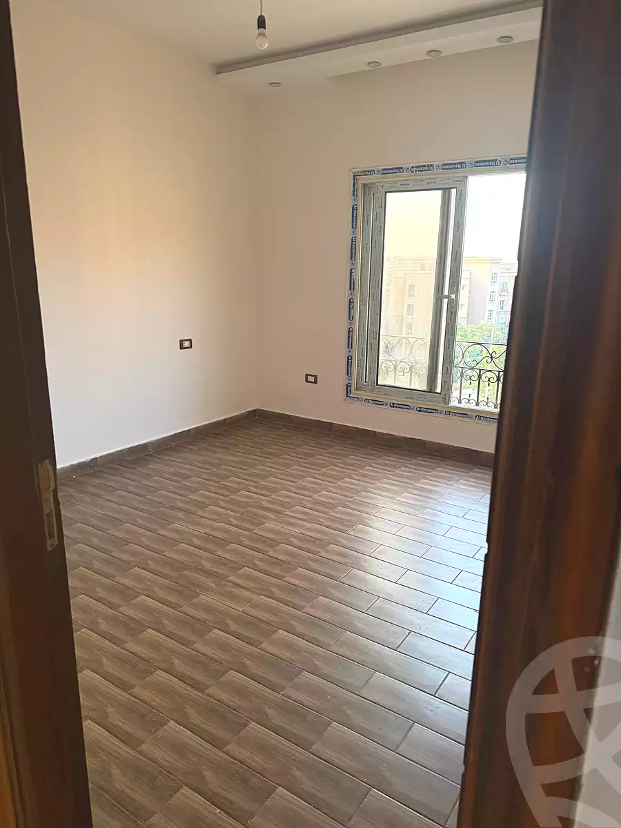 https://aqarmap.com.eg/ar/listing/7052576-for-rent-cairo-new-cairo-compounds-el-mostashareen-compound