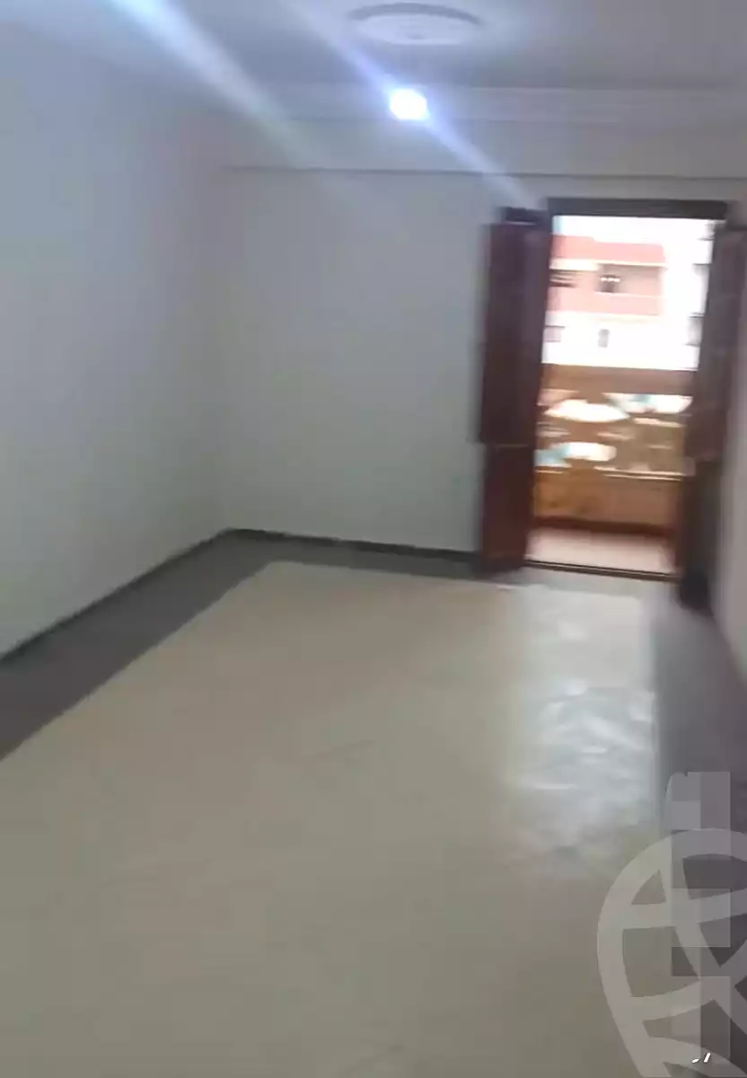 https://aqarmap.com.eg/ar/listing/7052707-for-rent-alexandria-new-miami-eskot