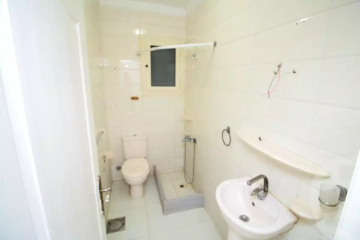 https://aqarmap.com.eg/ar/listing/7052715-for-sale-alexandria-camp-cesar-famous-st