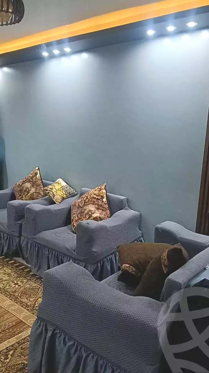 https://aqarmap.com.eg/ar/listing/7052806-for-sale-cairo-helwan-ahmed-enci-st