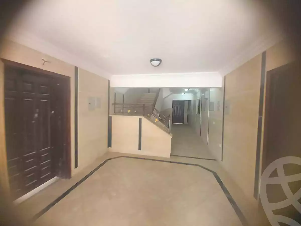 https://aqarmap.com.eg/ar/listing/7052811-for-sale-cairo-el-sheikh-zayed-city-compounds-el-khamayel