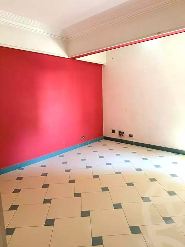 https://aqarmap.com.eg/en/listing/7053278-for-sale-cairo-shoubra-corniche-el-nile-st