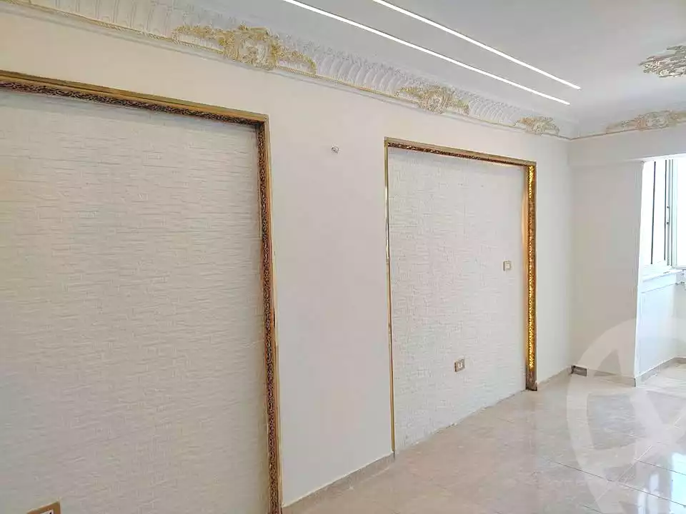 https://aqarmap.com.eg/ar/listing/7053606-for-sale-alexandria-el-asafra-shr-45