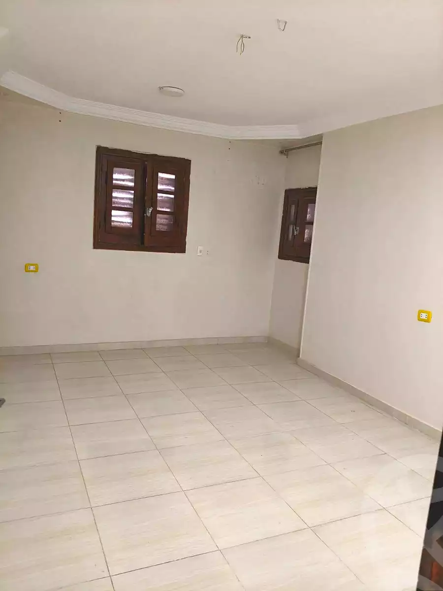 https://aqarmap.com.eg/ar/listing/7054221-for-sale-cairo-helwan-el-shareaa-el-sharby-st