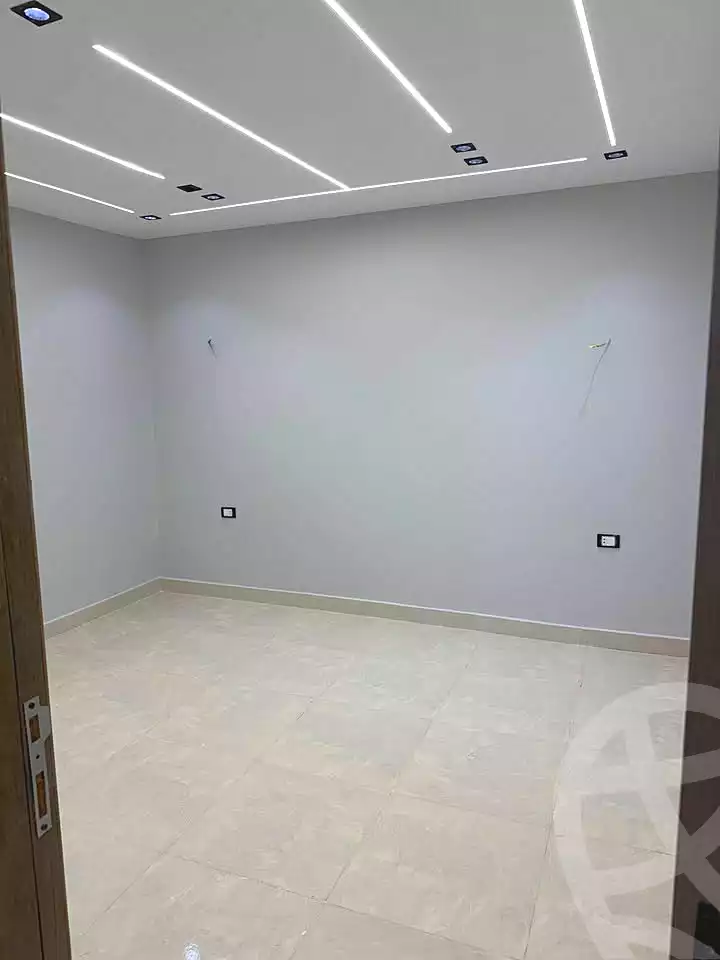 https://aqarmap.com.eg/ar/listing/7054270-for-sale-cairo-el-haram-el-lebeny-soltan-khattab-st