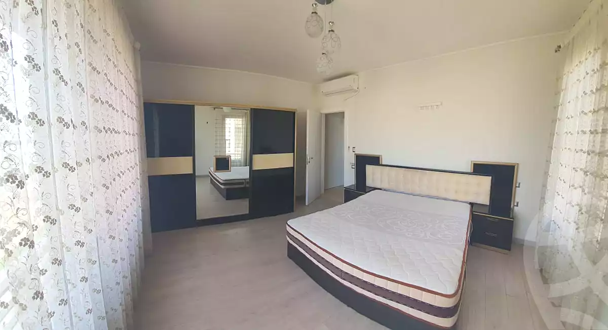 1 BR Apartment in The Village, photo 7 of 8