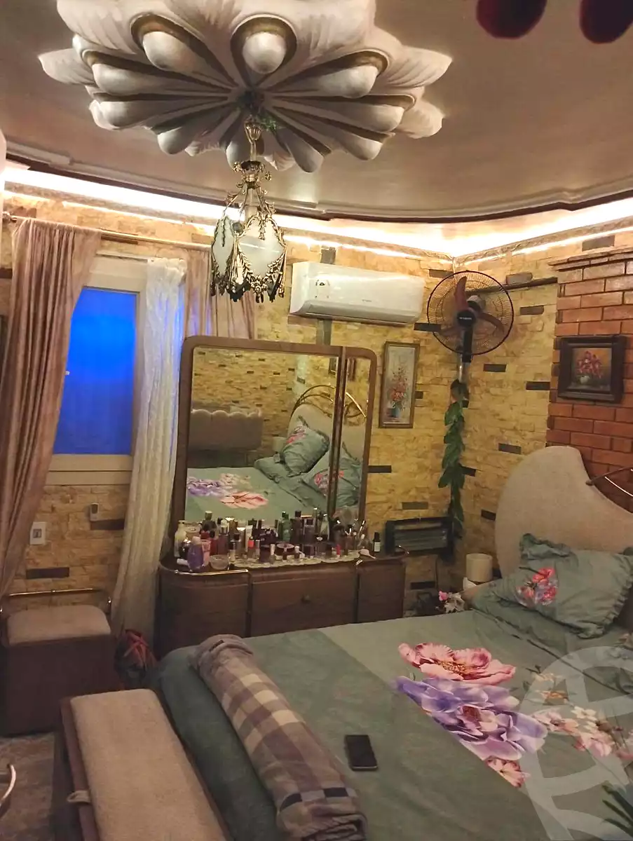 https://aqarmap.com.eg/en/listing/7055701-for-sale-alexandria-al-agamy-el-hanouvel-radwan-st