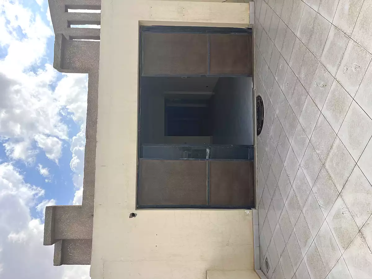 https://aqarmap.com.eg/ar/listing/7055909-for-sale-cairo-new-cairo-ganob-el-akadamiya-south-academy-b-taha-hussein-st
