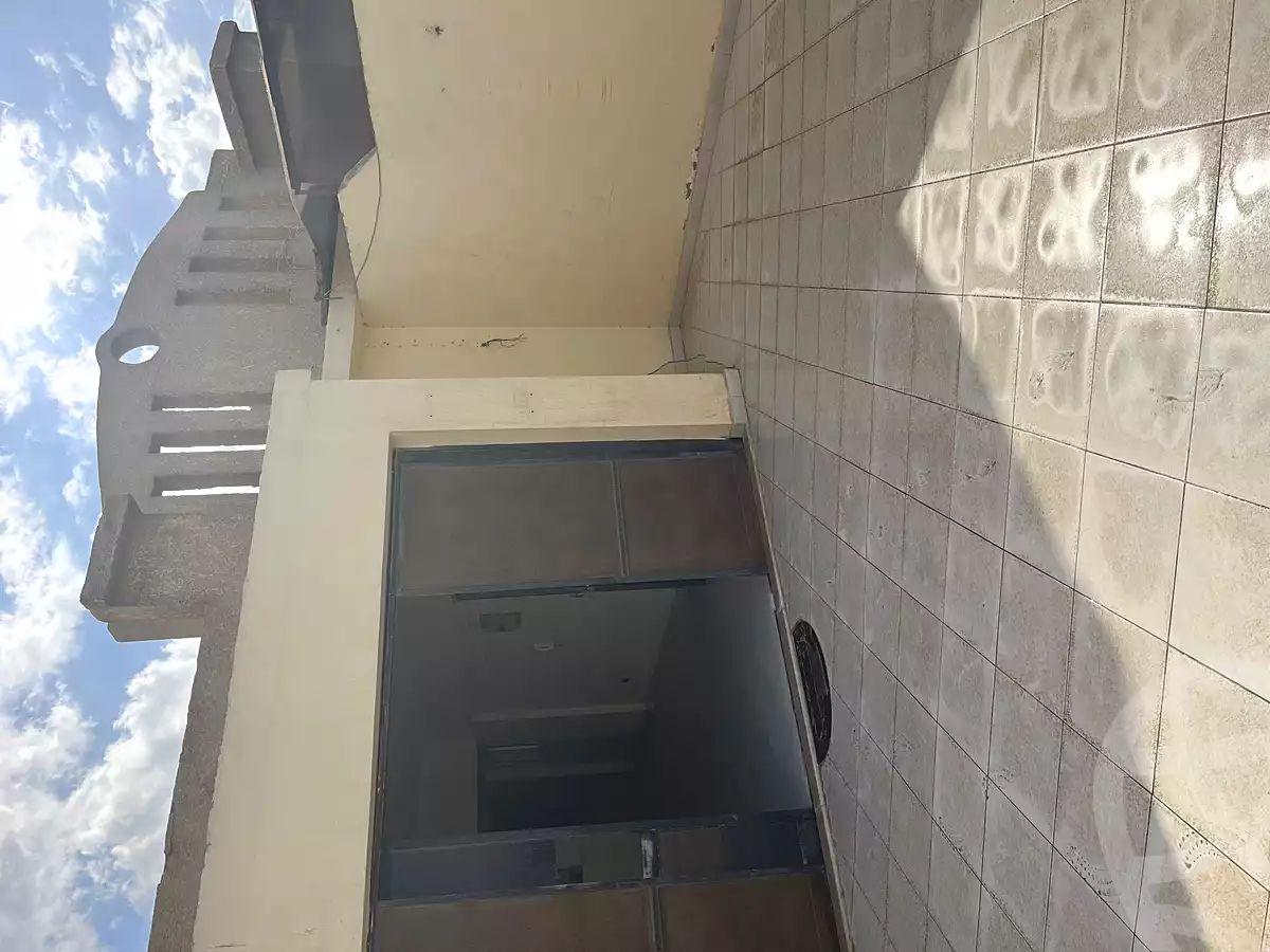 https://aqarmap.com.eg/ar/listing/7055909-for-sale-cairo-new-cairo-ganob-el-akadamiya-south-academy-b-taha-hussein-st