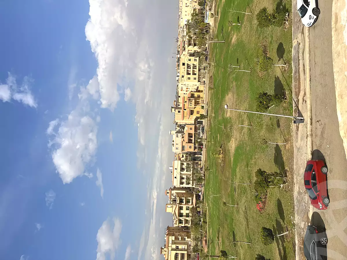 https://aqarmap.com.eg/ar/listing/7055909-for-sale-cairo-new-cairo-ganob-el-akadamiya-south-academy-b-taha-hussein-st