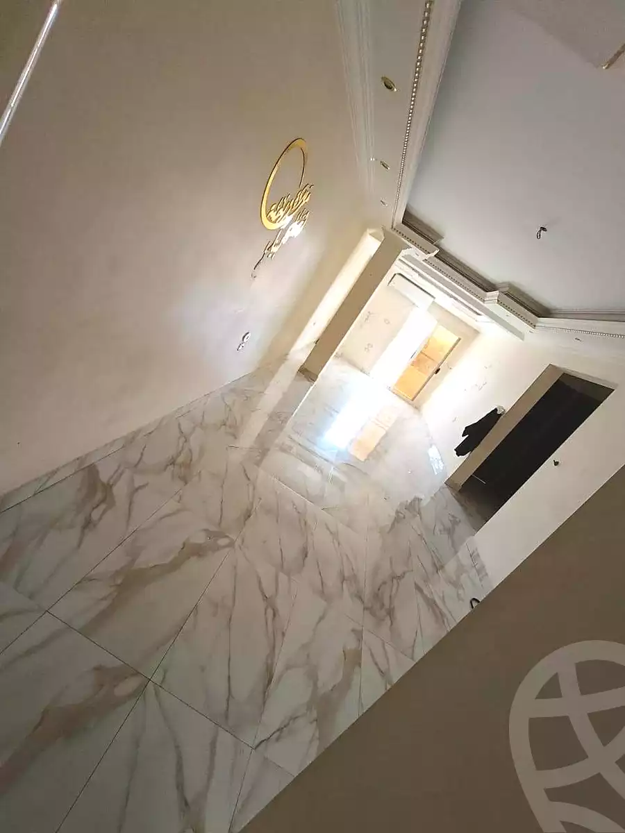 https://aqarmap.com.eg/ar/listing/7056094-for-sale-cairo-helwan-ahmed-enci-st