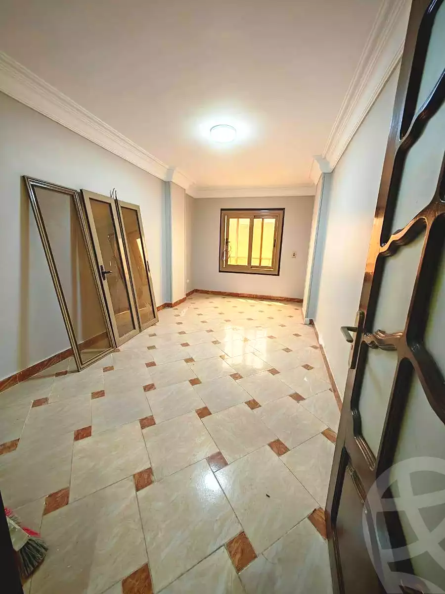 https://aqarmap.com.eg/ar/listing/7056813-for-sale-cairo-helwan-ahmed-enci-st