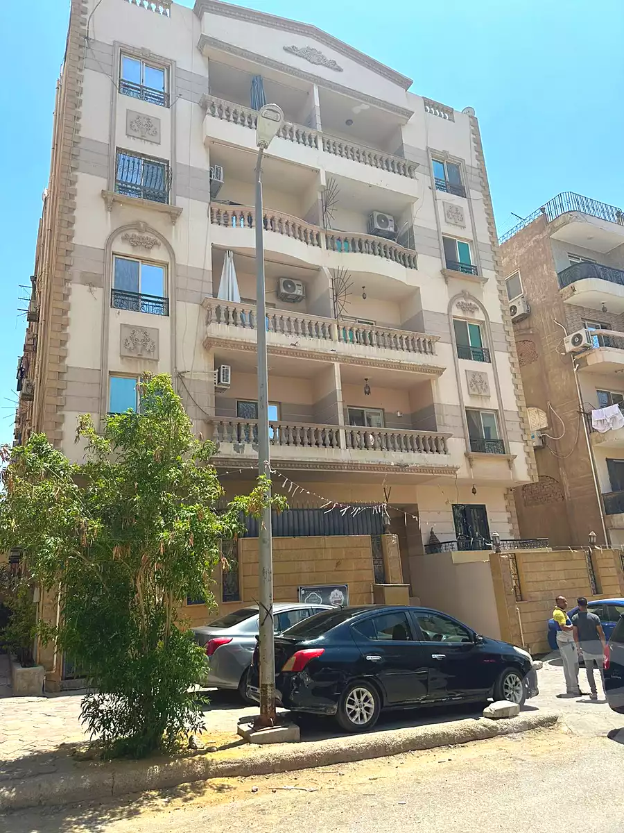 https://aqarmap.com.eg/ar/listing/7057402-for-sale-cairo-new-cairo-el-ahyaa-fourth-neighborhood-street-28