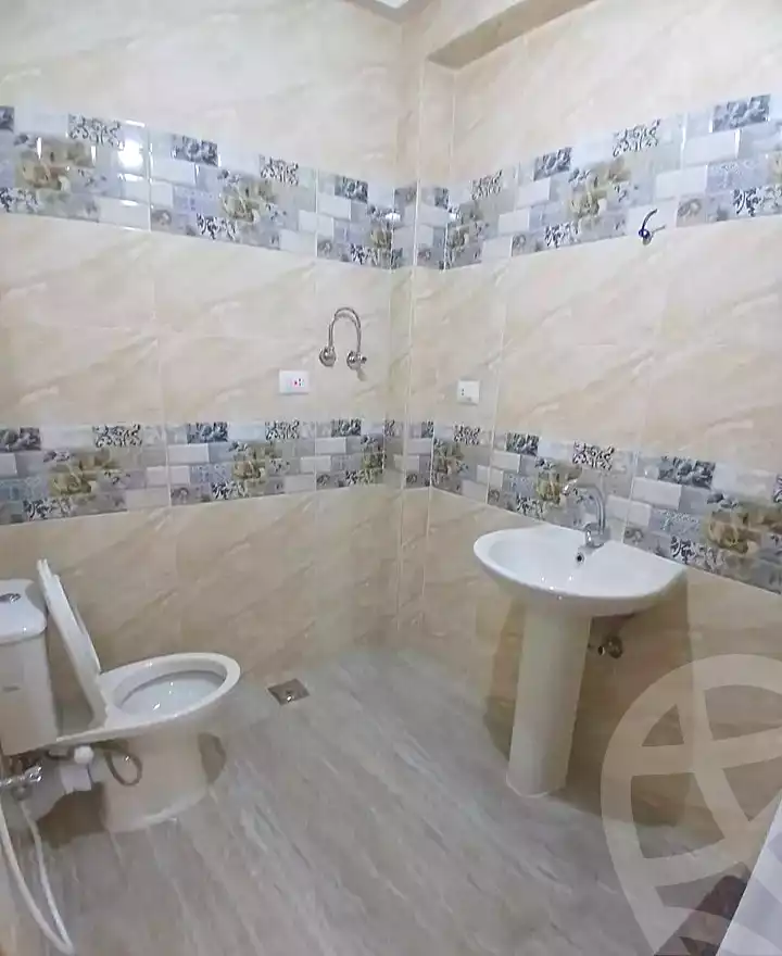 https://aqarmap.com.eg/ar/listing/7058085-for-sale-alexandria-miami-shr-jml-bd-lnsr