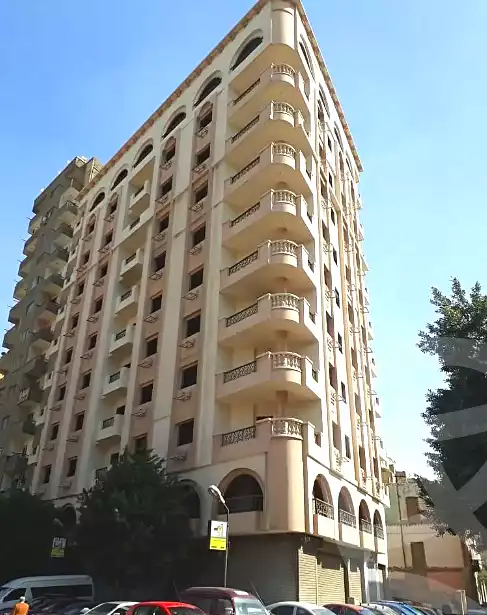 https://aqarmap.com.eg/ar/listing/7058153-for-sale-cairo-downtown-abdeen-abd-el-aziz-st