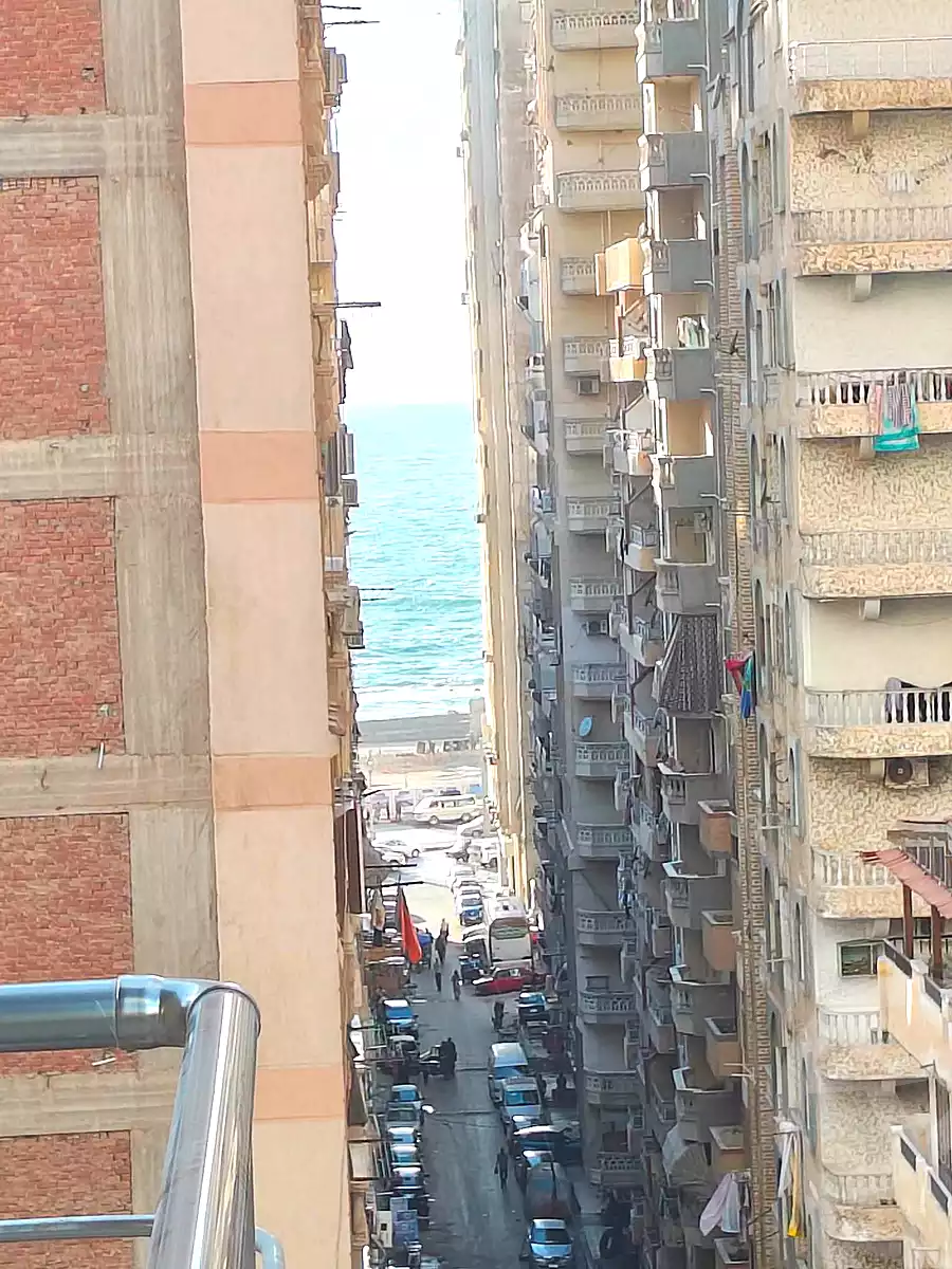 https://aqarmap.com.eg/ar/listing/7058608-for-sale-alexandria-miami-khld-bn-lwlyd