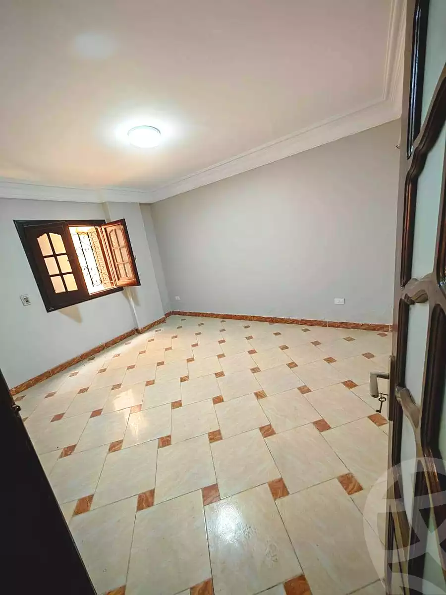 https://aqarmap.com.eg/ar/listing/7059112-for-sale-cairo-helwan-ahmed-enci-st