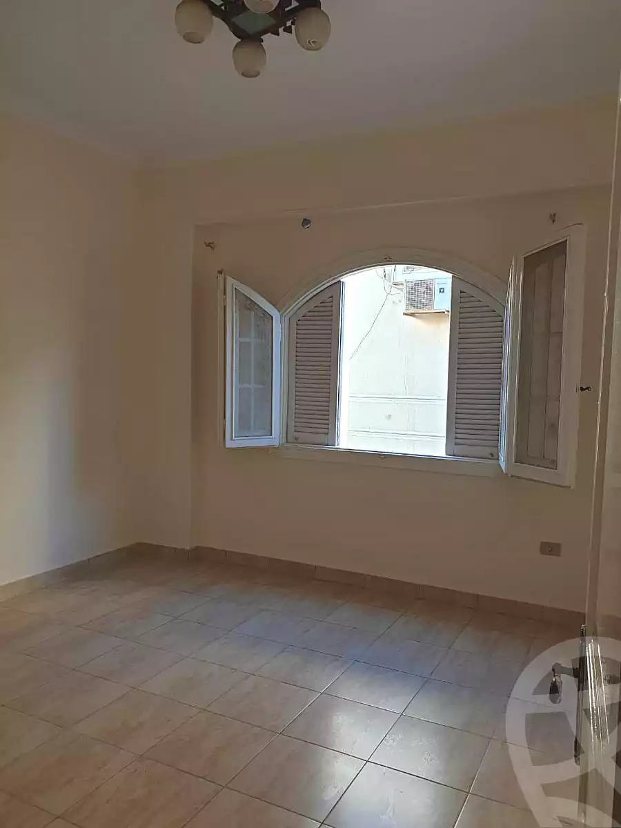 https://aqarmap.com.eg/ar/listing/7059449-for-rent-cairo-new-cairo-ganob-el-akadamiya-south-academy-b-medhat-el-kholy-st