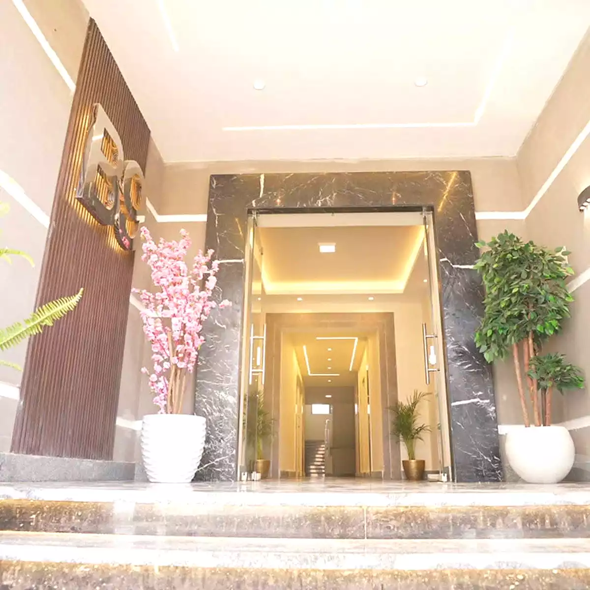 https://aqarmap.com.eg/ar/listing/7059536-for-sale-cairo-new-administrative-capital-r7-sky-capital