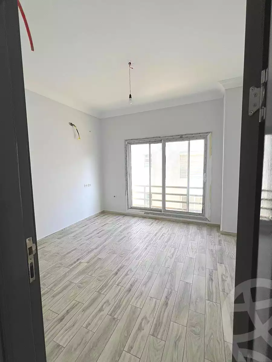 https://aqarmap.com.eg/ar/listing/7059918-for-sale-cairo-new-cairo-compounds-hyde-park-peaksville-hyde-park