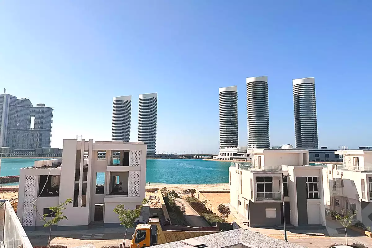 https://aqarmap.com.eg/ar/listing/7060120-for-sale-north-coast-new-alamein-mntj-t-l-lmyn-ljdyd-kmbwnd-mzryn