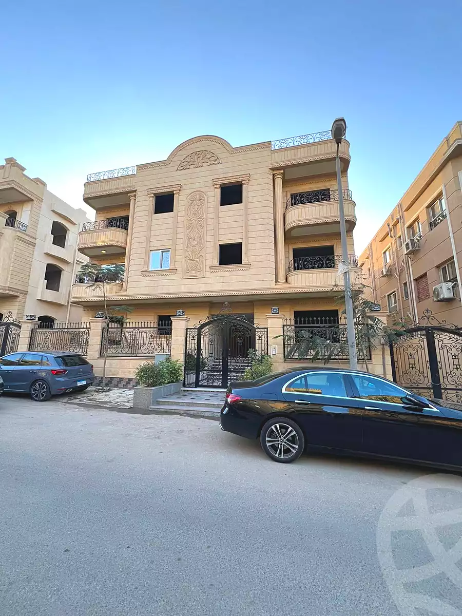 https://aqarmap.com.eg/ar/listing/7060296-for-sale-cairo-new-cairo-ganob-el-akadamiya-south-academy-a-ammar-ibn-yasser-st