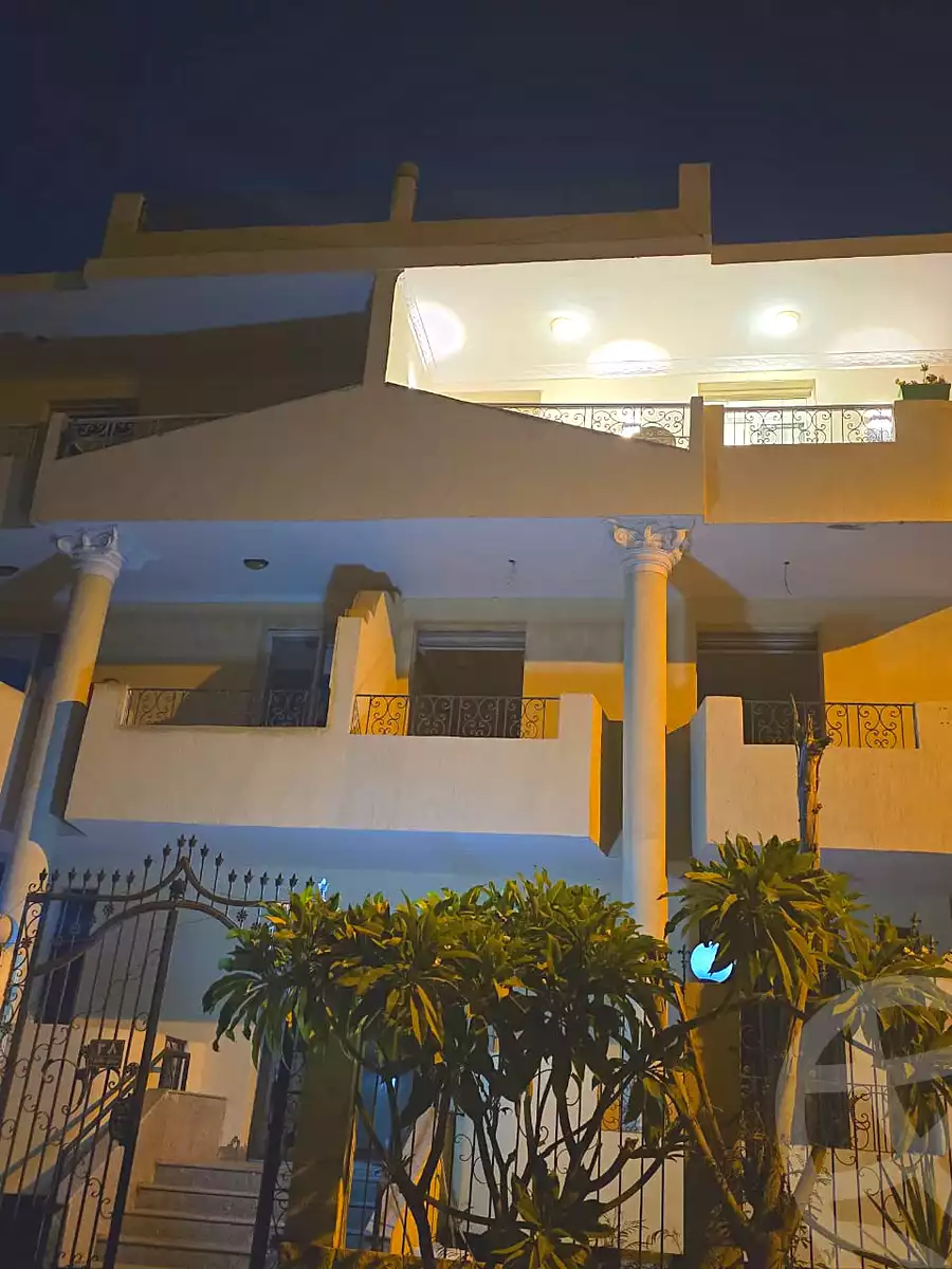 https://aqarmap.com.eg/ar/listing/7060709-for-sale-cairo-el-shorouk-lhy-lwl-shrq-neighborhood-1
