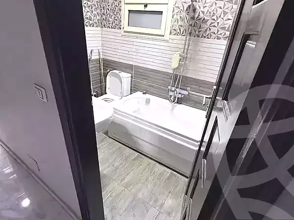 https://aqarmap.com.eg/ar/listing/7060974-for-sale-cairo-ain-shams-ain-shams-el-sharkia-genenat-el-sherif-st