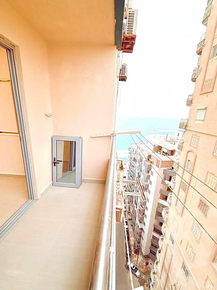 https://aqarmap.com.eg/en/listing/7061282-for-sale-alexandria-el-asafra-l-sfr-bhry