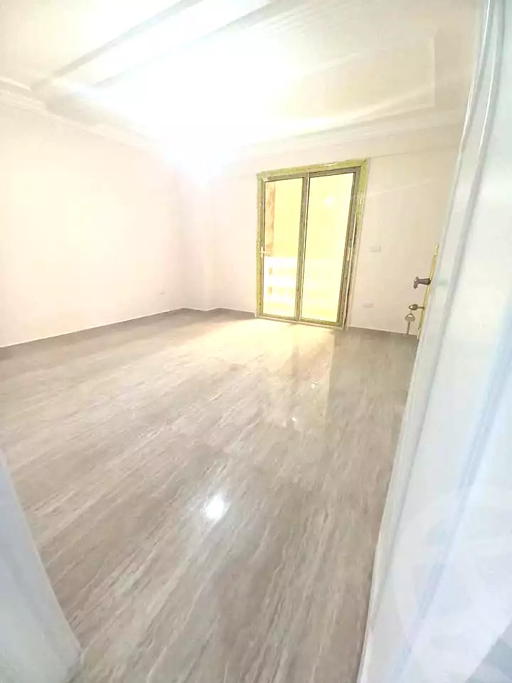 https://aqarmap.com.eg/ar/listing/7061395-for-sale-alexandria-miami-shr-jml-bd-lnsr