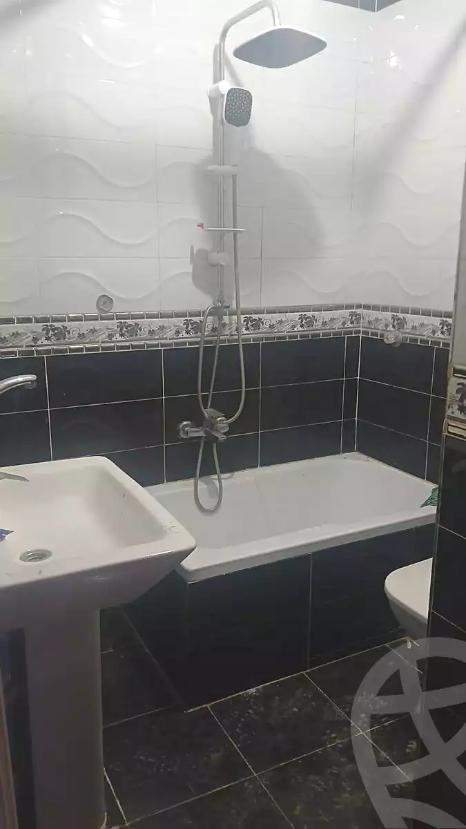 https://aqarmap.com.eg/ar/listing/7062180-for-sale-alexandria-al-agamy-el-hanouvel-el-warsha-st