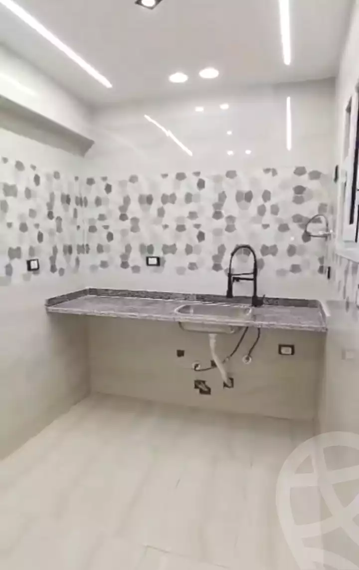 https://aqarmap.com.eg/ar/listing/7062650-for-sale-alexandria-al-agamy-el-hanouvel-abo-el-shawareb-st