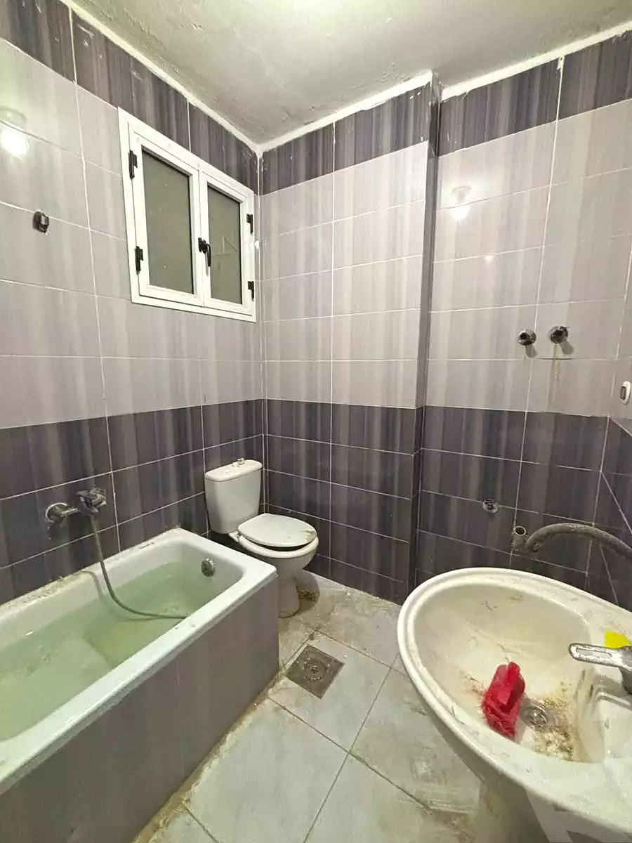 https://aqarmap.com.eg/ar/listing/7062685-for-sale-alexandria-al-agamy-lbytsh-el-hanafeya-st