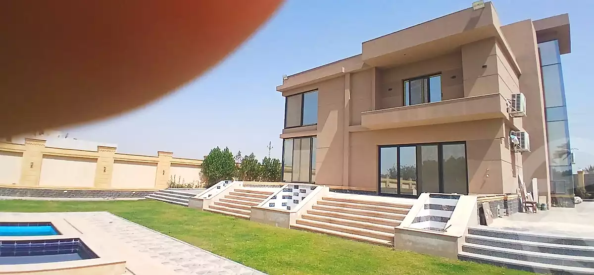 https://aqarmap.com.eg/ar/listing/7062838-for-sale-cairo-el-sheikh-zayed-city-compounds-ofok-1